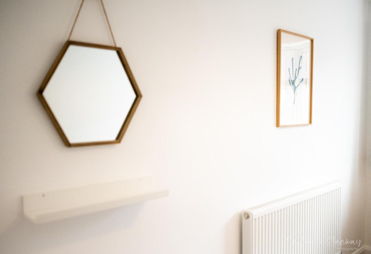 The Lookout, Modern Home From Home, Sleeps 5, With Private Parking & Outside Terrace St Ives Exteriör bild