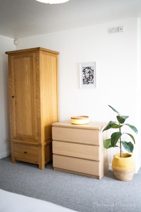 The Lookout, Modern Home From Home, Sleeps 5, With Private Parking & Outside Terrace St Ives Exteriör bild
