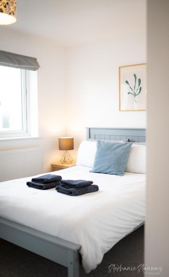 The Lookout, Modern Home From Home, Sleeps 5, With Private Parking & Outside Terrace St Ives Exteriör bild