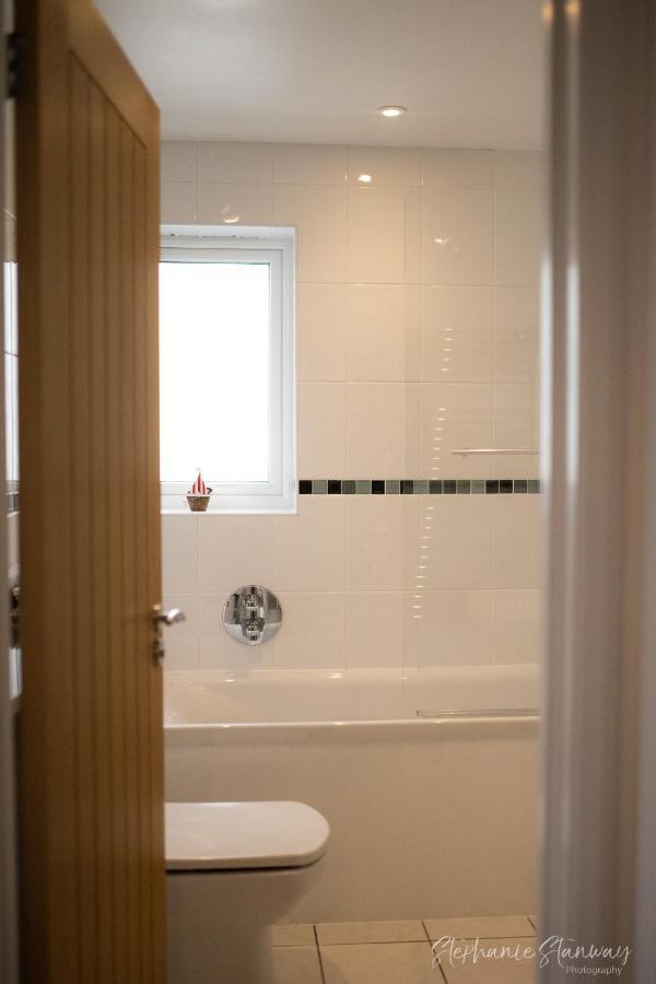 The Lookout, Modern Home From Home, Sleeps 5, With Private Parking & Outside Terrace St Ives Exteriör bild